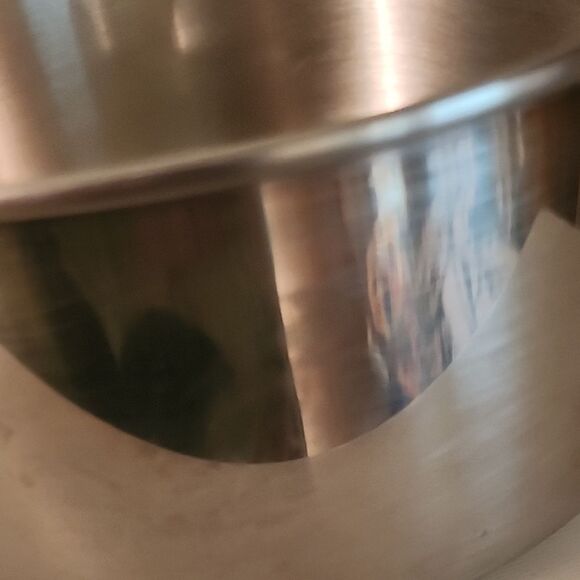 Stainless Steel Saucepan with Black Handle - Picture 7 of 9